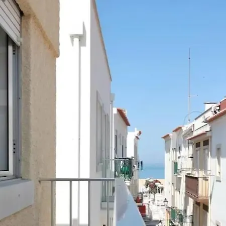 Porta 4 - Flores Iii Appartement Nazaré